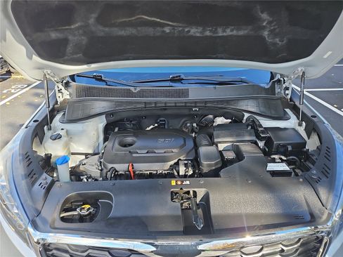 Used 2019 Kia Sorento LX image 10
