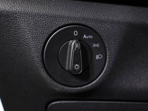 Used 2019 Volkswagen Jetta SE image 37