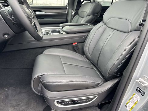 New 2026 Jeep Grand Wagoneer Summit AWD/4WD image 12