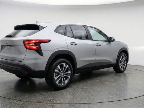 Used 2025 Chevrolet Equinox LT image 9