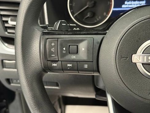 Used 2023 Nissan Rogue SV AWD/4WD image 19