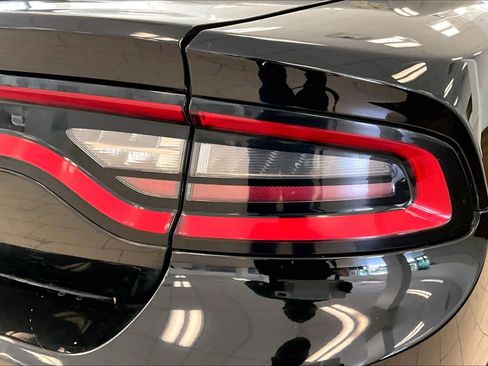 Used 2019 Dodge Charger SXT RWD image 29