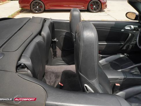 Used 2006 Porsche 911 Carrera 4 AWD/4WD image 31