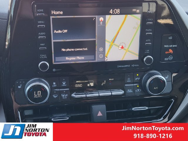 Used 2021 Toyota Highlander XLE FWD image 17