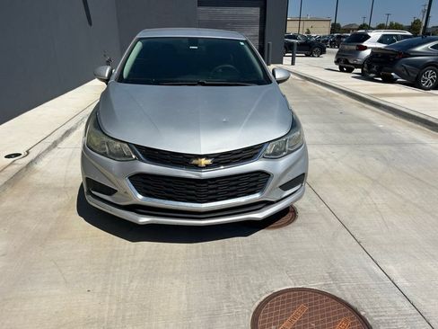 Used 2017 Chevrolet Cruze LS FWD image 2
