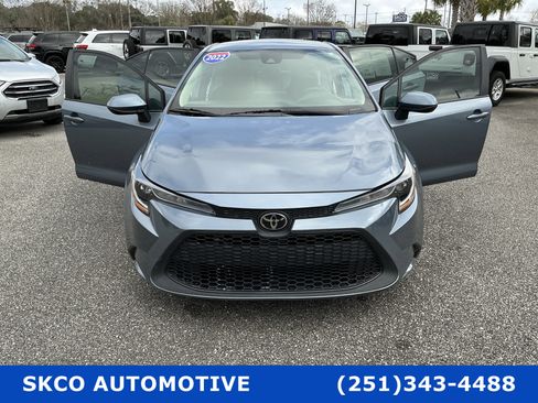 Used 2022 Toyota Corolla LE image 30