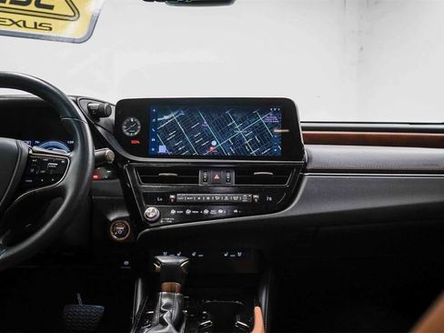 Used 2023 Lexus ES 300h w/ Premium Package image 13