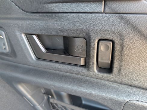 Used 2022 Subaru Outback Touring AWD/4WD image 18