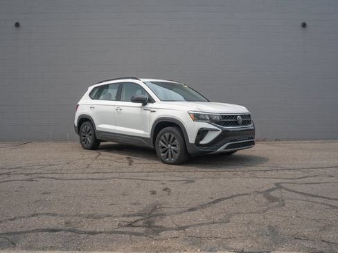 Used 2023 Volkswagen Taos S w/ Driver Assistance Package FWD image 9