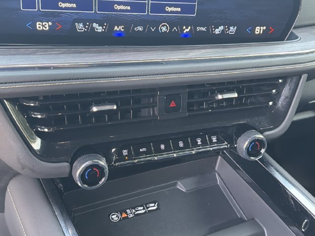 Used 2025 Chevrolet Suburban Premier AWD/4WD image 33