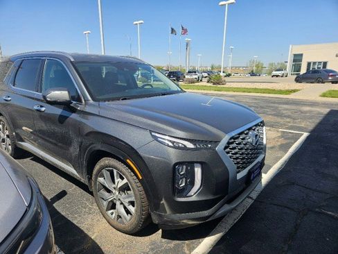 Used 2021 Hyundai Palisade Limited w/ Cargo Package AWD/4WD image 2