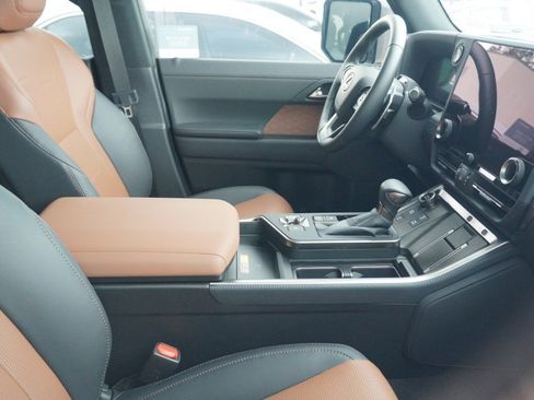 Used 2026 Lexus GX 550 w/ Accessory Package (2T) image 9