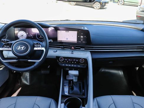 New 2026 Hyundai Elantra Limited FWD image 18