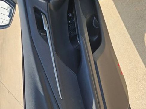 Used 2025 Toyota Camry SE w/ Convenience Package image 10