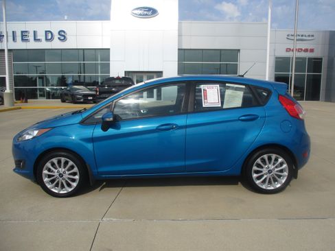 Used 2014 Ford Fiesta SE w/ Equipment Group 201A FWD image 2