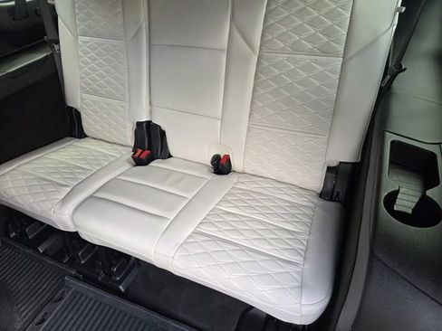 Used 2025 Cadillac Escalade ESV Premium Luxury Platinum w/ LPO, Floor Liner Package AWD/4WD image 28