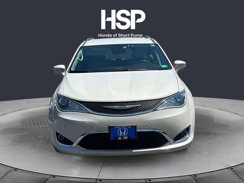 Used 2017 Chrysler Pacifica Touring-L Plus FWD image 8