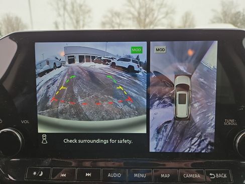 Used 2023 Nissan Pathfinder SL image 21