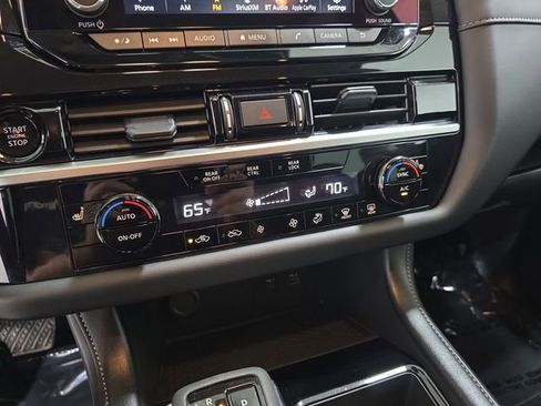 Used 2025 Nissan Pathfinder SV AWD/4WD image 24