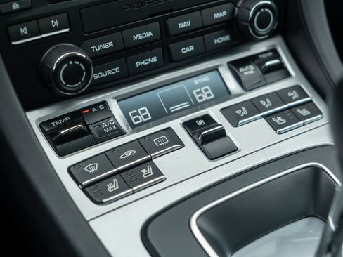 Certified 2019 Porsche 911 Carrera 4S AWD/4WD image 33