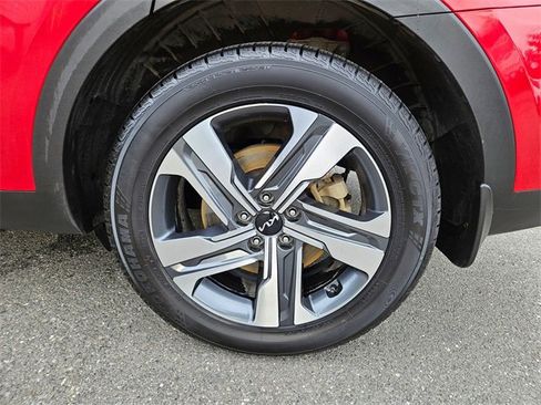 Used 2022 Kia Sorento EX w/ Panoramic Sunroof Package image 9