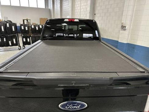 Used 2017 Ford F250 Lariat w/ Lariat Ultimate Package image 39