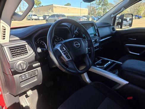 Used 2024 Nissan Titan SV w/ SV Convenience Package image 13
