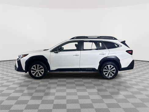 Used 2023 Subaru Outback Premium AWD/4WD image 4
