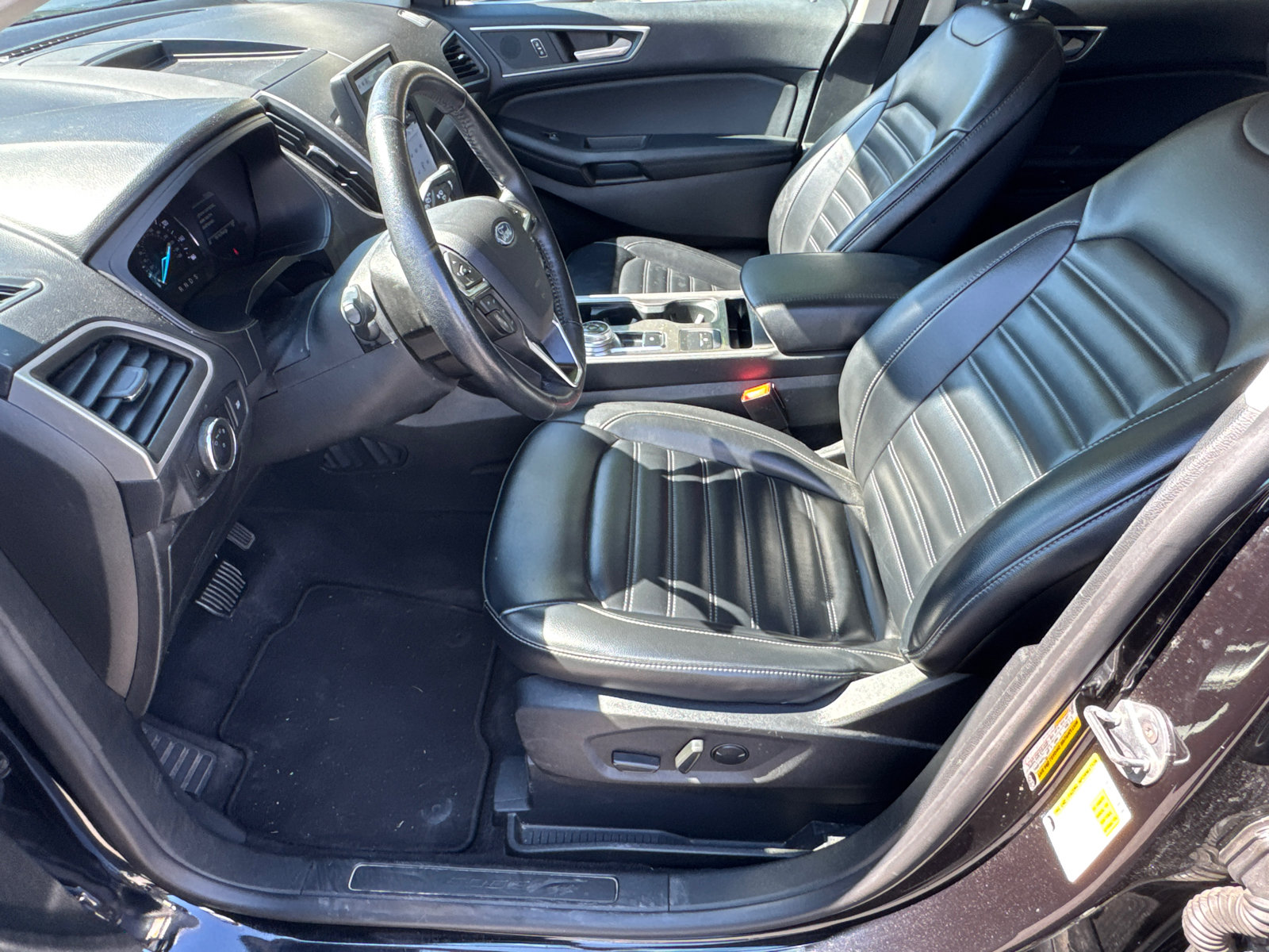 Used 2024 Ford Edge SEL AWD/4WD image 9