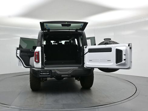 New 2026 Ford Bronco Outer Banks w/ Sasquatch Package AWD/4WD image 34