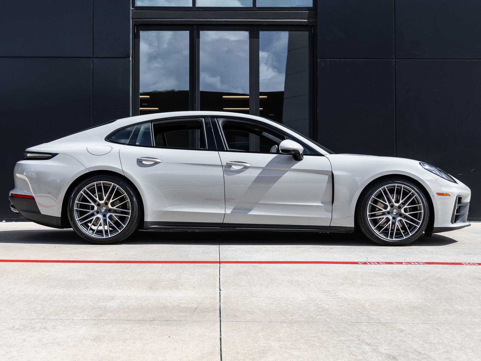 New 2026 Porsche Panamera 4 AWD/4WD image 12