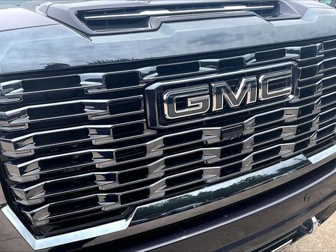 Used 2024 GMC Sierra 2500 Denali Ultimate AWD/4WD image 30