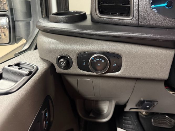 Used 2022 Ford Transit 350 DRW RWD image 17