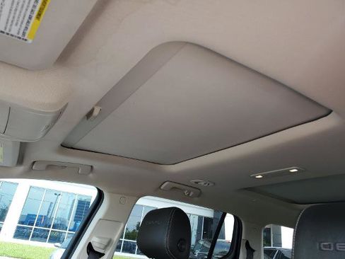 Used 2021 GMC Acadia Denali w/ Denali Technology Package image 75