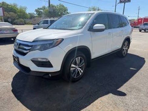 Used 2018 Honda Pilot EX image 1