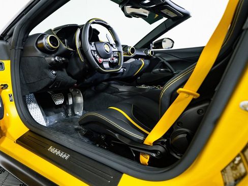 Used 2023 Ferrari 812 Competizione A image 15