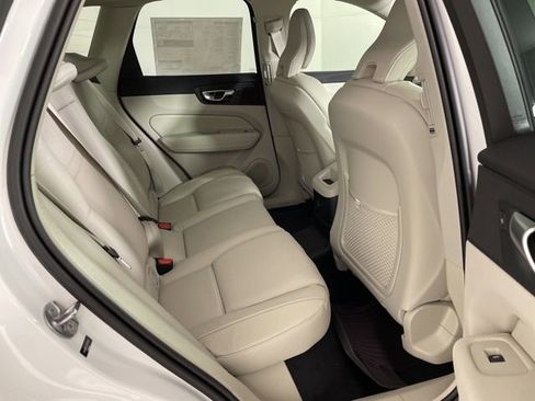 Certified 2024 Volvo XC60 T8 Plus w/ Protection Package Premier image 42