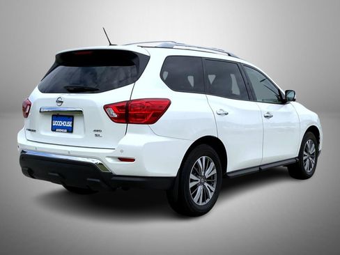 Used 2018 Nissan Pathfinder SL AWD/4WD image 5