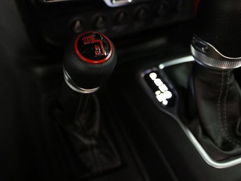 Used 2025 Jeep Gladiator Sport AWD/4WD image 48