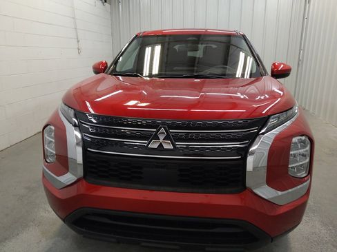 Used 2022 Mitsubishi Outlander ES FWD image 15