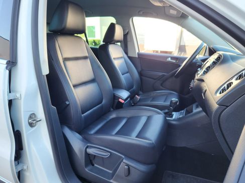 Used 2014 Volkswagen Tiguan SE AWD/4WD image 16