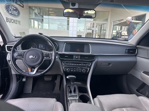 Used 2017 Kia Optima EX image 10