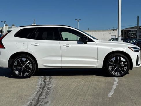 Used 2026 Volvo XC60 B5 Plus w/ Climate Package AWD/4WD image 2