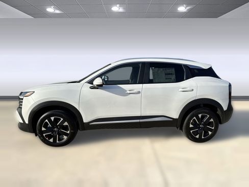 New 2025 Nissan Kicks SV w/ SV Premium Package image 2
