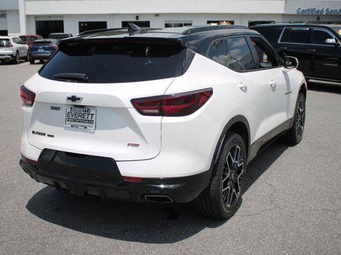 Used 2025 Chevrolet Blazer RS w/ Driver Confidence II Package AWD/4WD image 8