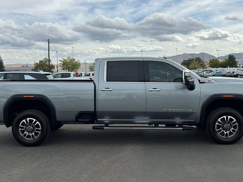 Certified 2024 GMC Sierra 2500 SLT w/ SLT Convenience Package AWD/4WD image 4