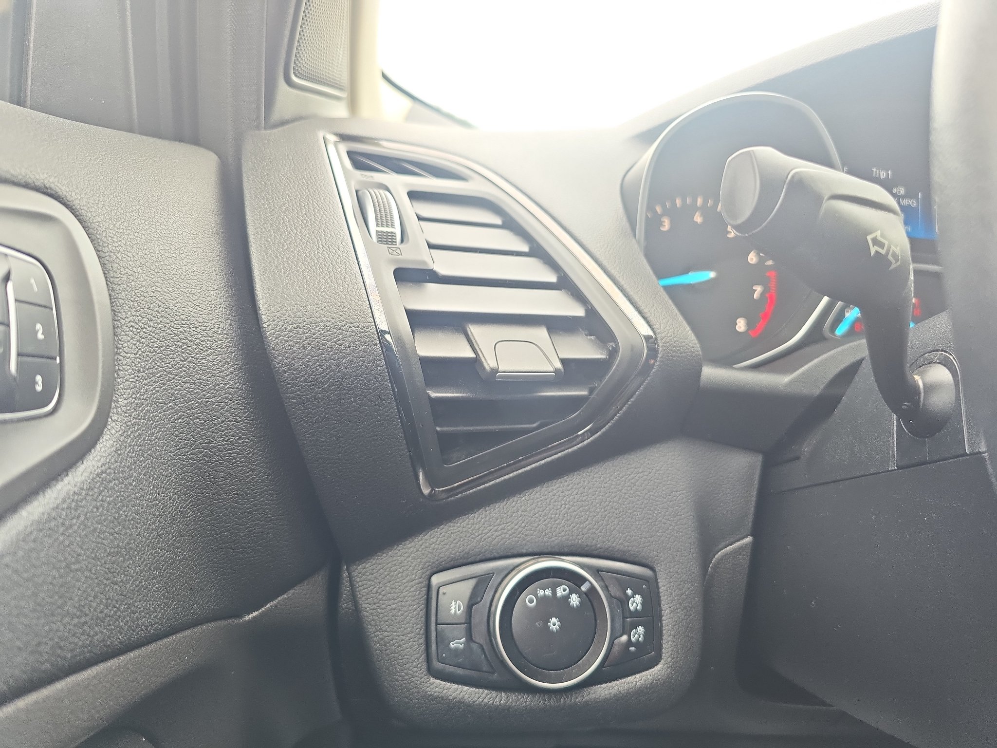 Used 2017 Ford Escape Titanium FWD image 21