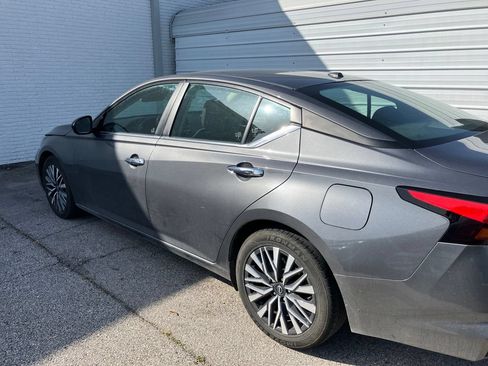 Used 2025 Nissan Altima 2.5 SV FWD image 6