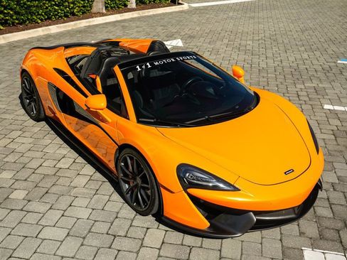 Used 2018 McLaren 570S Spider image 38