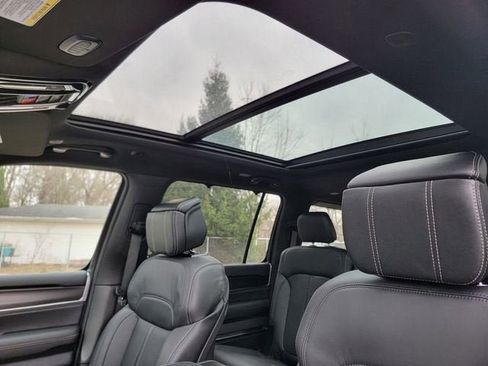 New 2026 Jeep Grand Wagoneer Summit AWD/4WD image 4